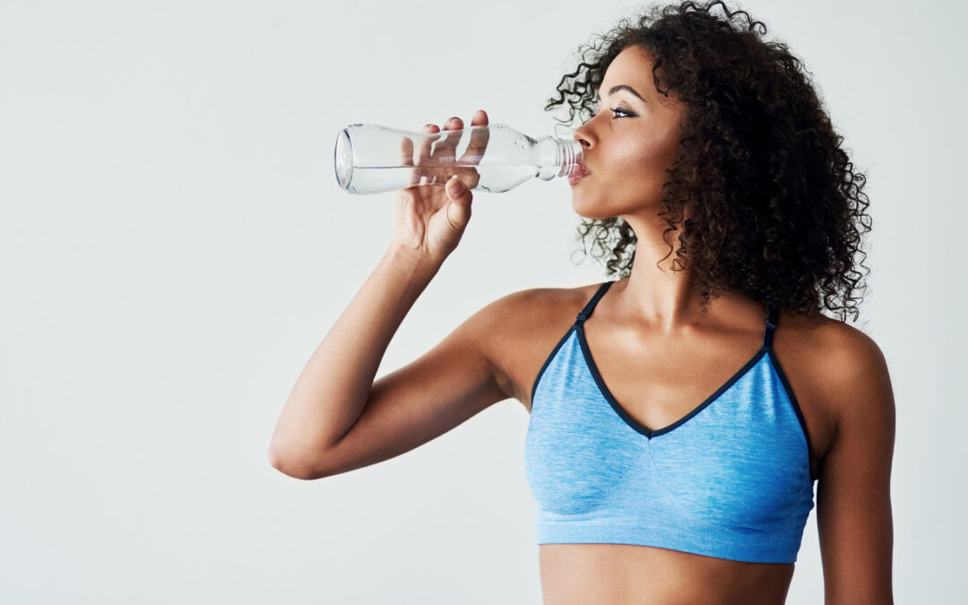 Água Mineral vs. Água Filtrada: Qual é a melhor escolha para sua saúde e orçamento?